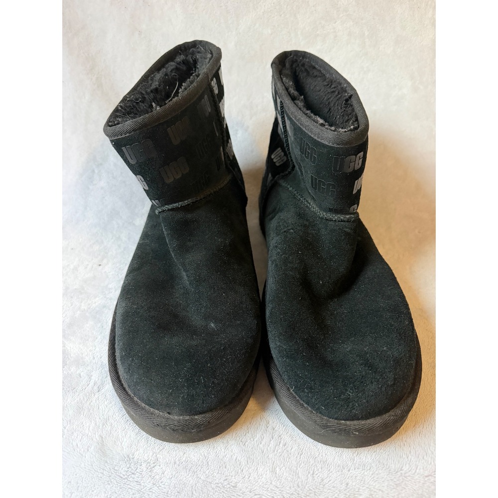 UGG Classic Mini Boots Men Size 9 Black Good Logo Print Suede Shearling Lining